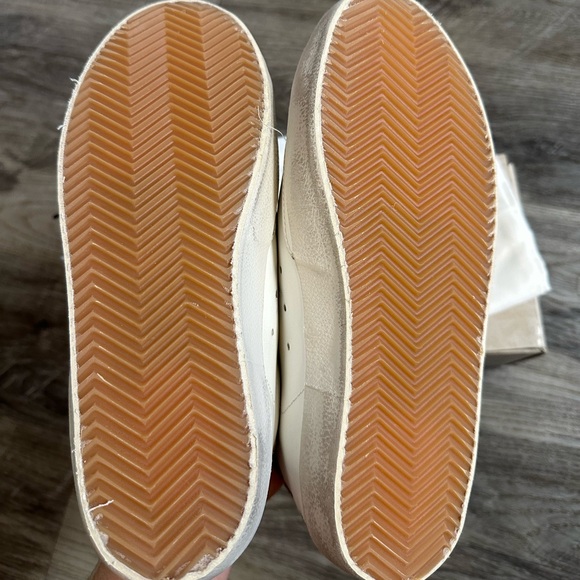 Authentic Golden Goose size 38 like new! Comes with box and bag! Wore once - Picture 4 of 6